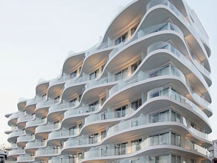 Fachada do CDesign Hotel, na orla do Recreio